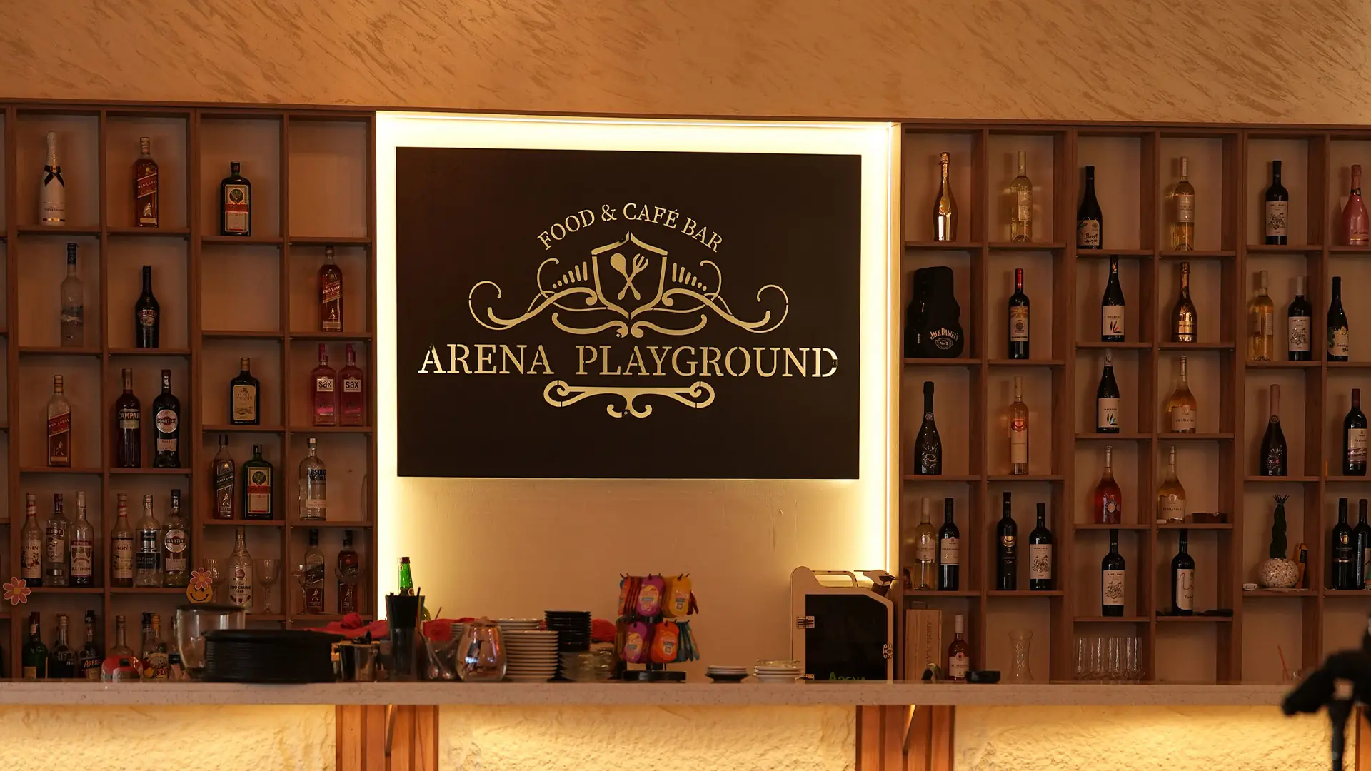 Атмосфера во Arena Playground & Restaurant